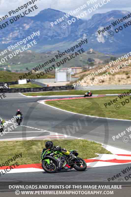 cadwell no limits trackday;cadwell park;cadwell park photographs;cadwell trackday photographs;enduro digital images;event digital images;eventdigitalimages;navarra;no limits trackdays;peter wileman photography;racing digital images;trackday digital images;trackday photos